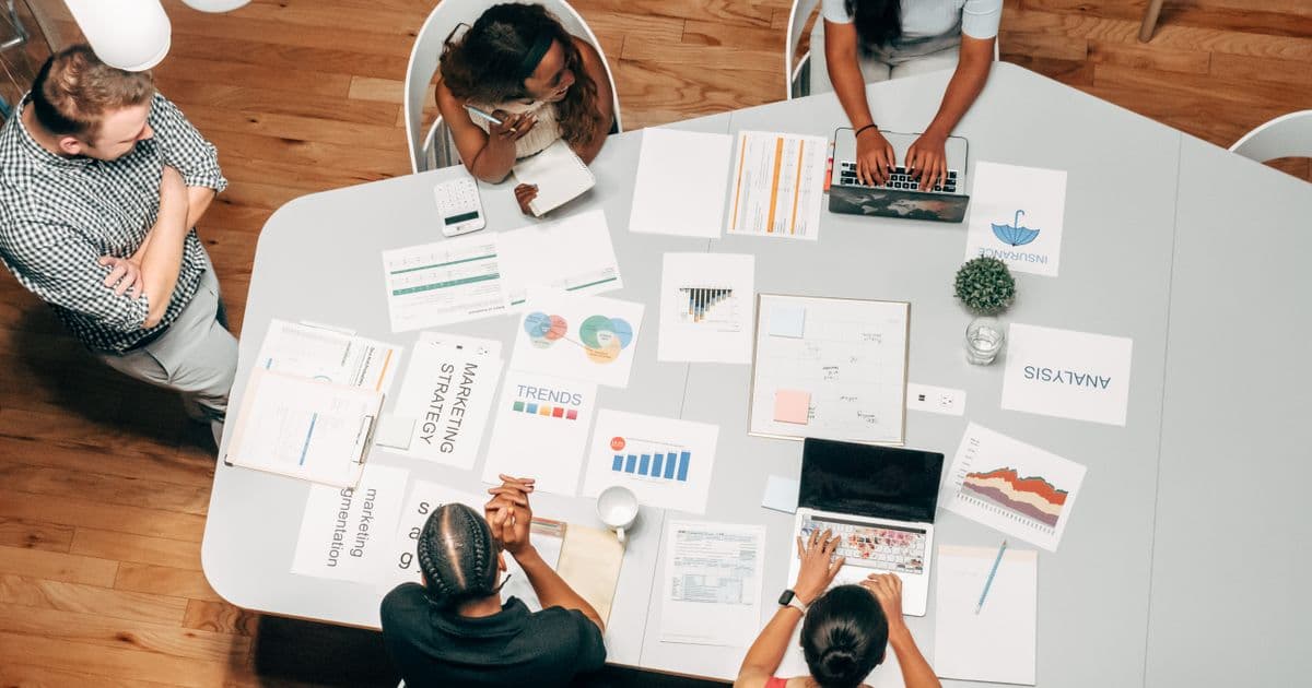 How to Build a Service Request Management Process That Reduces Resolution Time