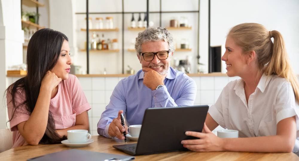Customer Lifecycle Management in the Digital Age: Strategies, Metrics & Best Practices